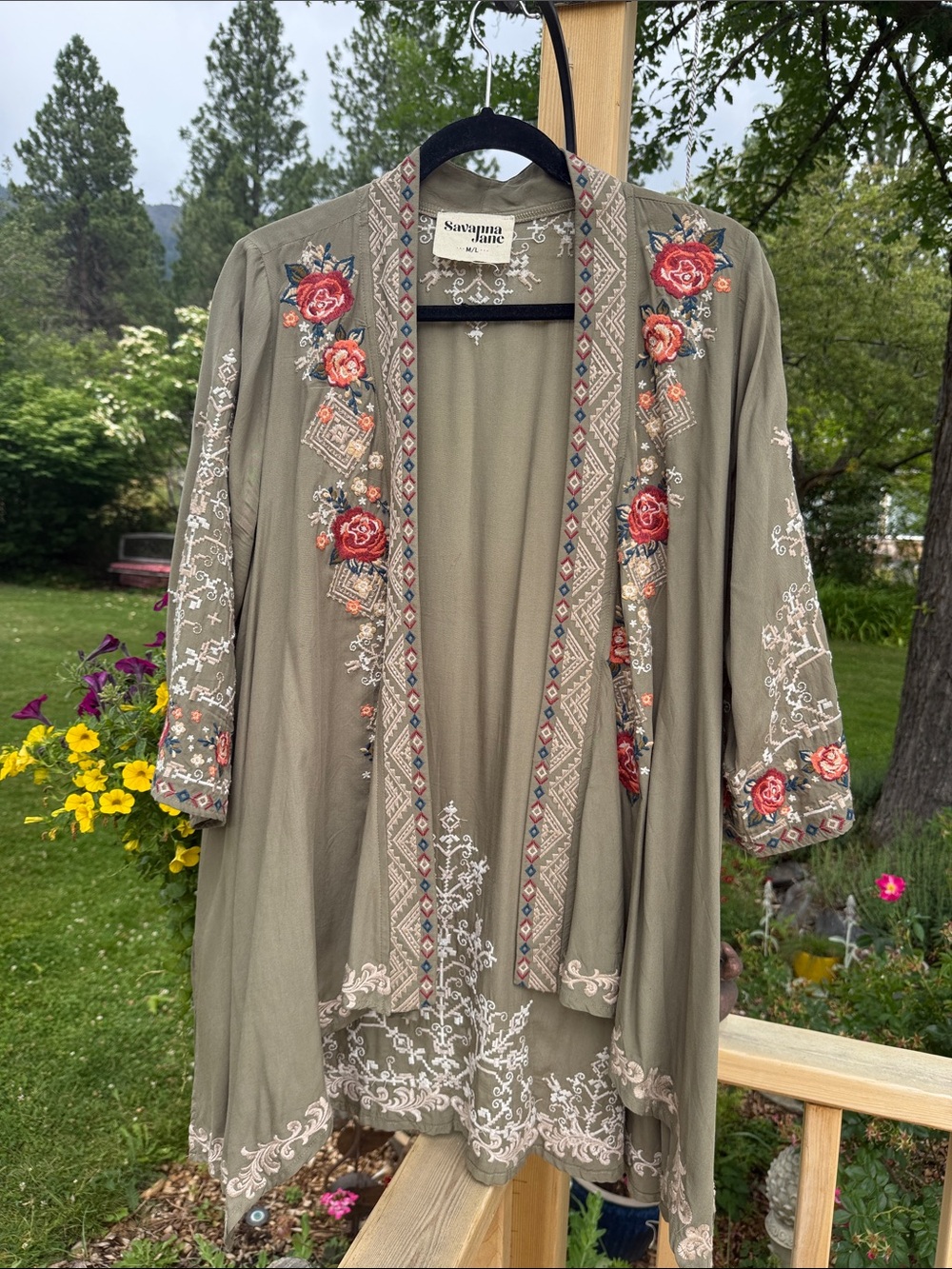 Savannah Jane Embroidered Kimono Jacket
Size Med/Large